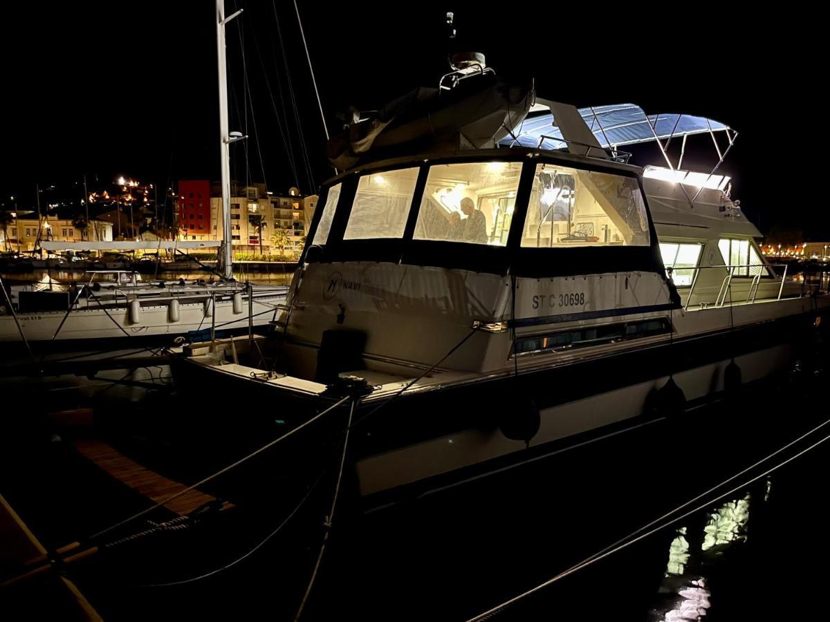 Navi Yacht A Sete, 2 A 8 Couchages, Privatif 호텔 외부 사진