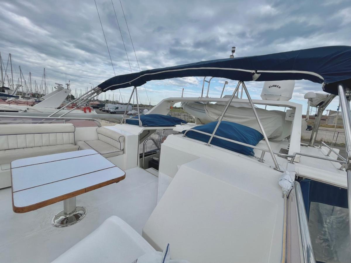 Navi Yacht A Sete, 2 A 8 Couchages, Privatif 호텔 외부 사진